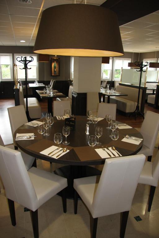 Отель Le Bistroquet Lusignan Экстерьер фото